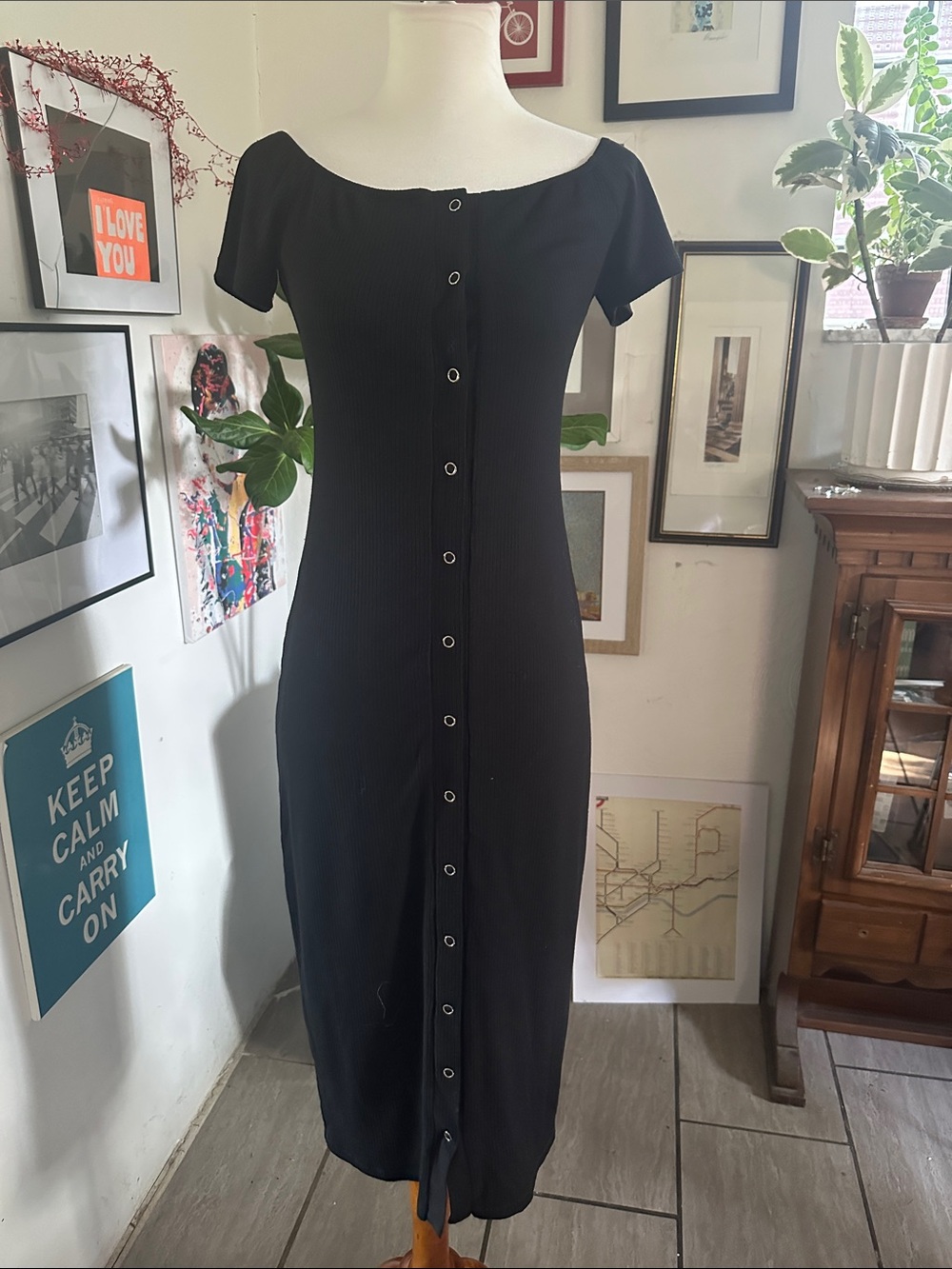 Privacy Please Black Ribbed Button-Front Midi Dress Small
